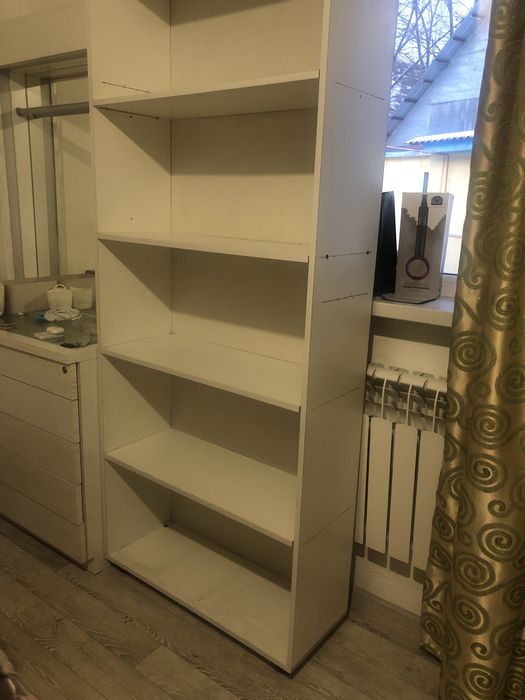 Шкаф деревянный белый