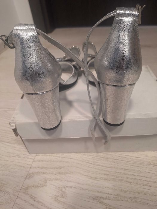 Încălțăminte dama mărimea 37.