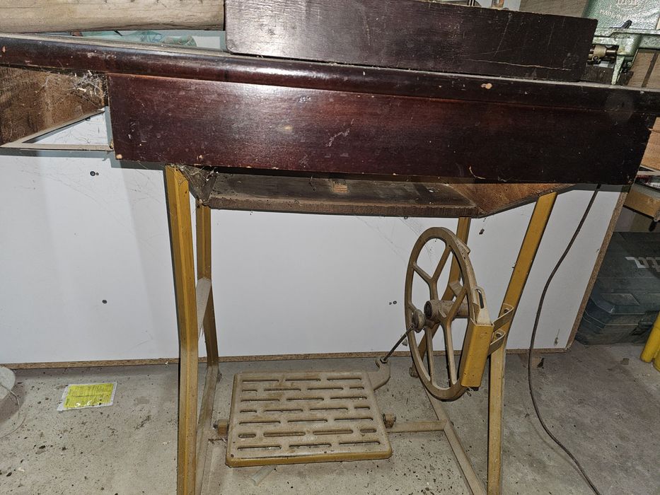 Masina de cusut veche