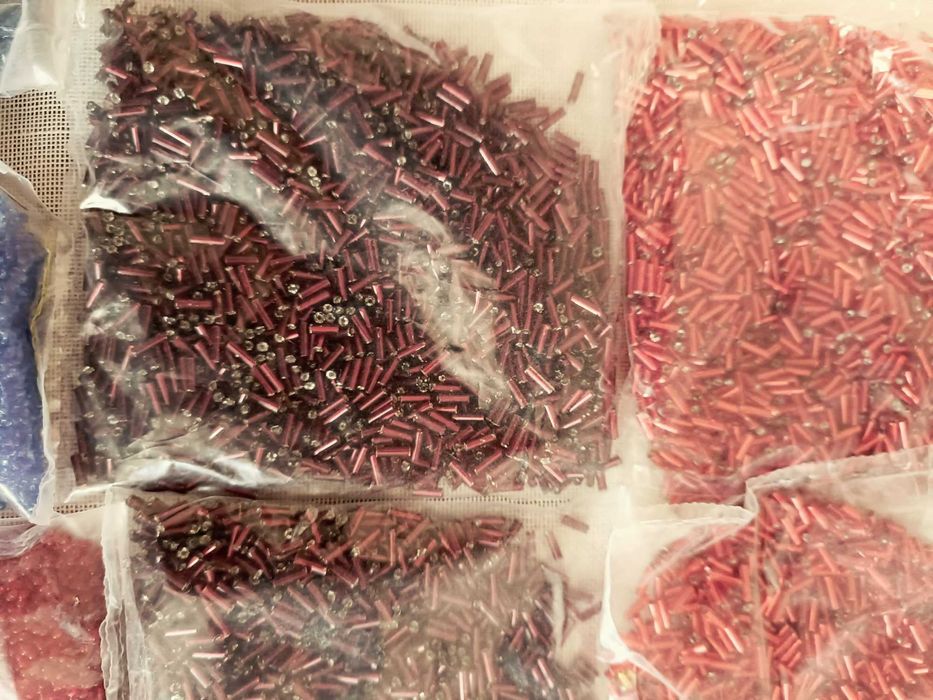 Vand margele pentru broderie