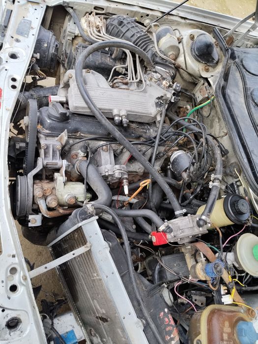 двигатель объем 2,3 Ауди 100