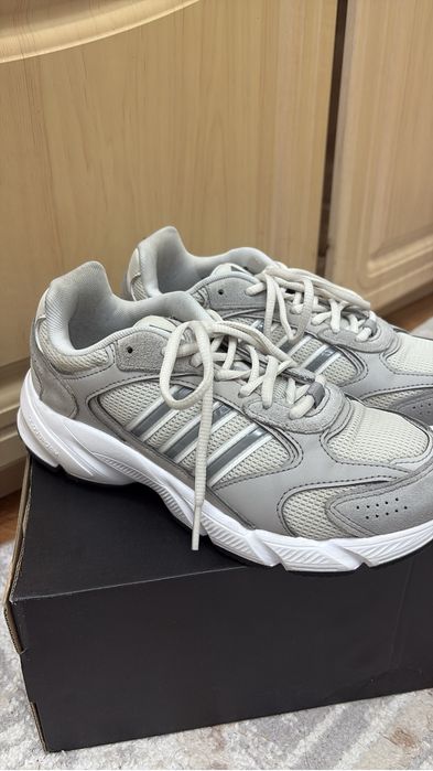 Кроссовки Адидас