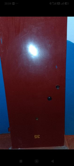 Железная дверь в хорошем состоянии