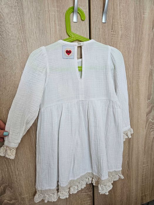 Rochie fetite, muselina alba, cu dantela, 3-4 ani
