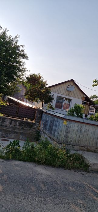 Vând 13,5 ari teren Plopeni-Suceava