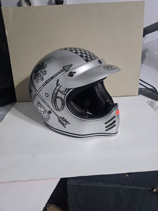 Италиански каски Bell, Premier, dmd,arai cafe racer,чопър