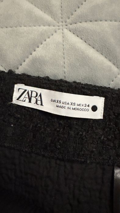 ZARA Черна букле пола XS размер с орнаменти и ресни