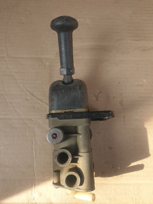 Кран ручника автобус Сетра