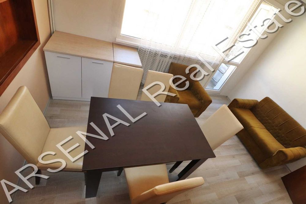 Обзаведен 3-стаен в Центъра-под наем