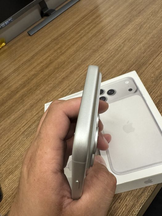 Iphone 17 Pro Max Silver 256 30 сикл