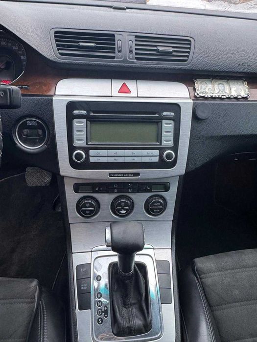 продам автомобиль Volkswagen passat