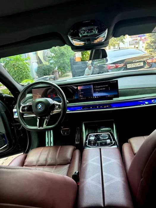 BMW i7 50L buyurtma asosida na zakaz