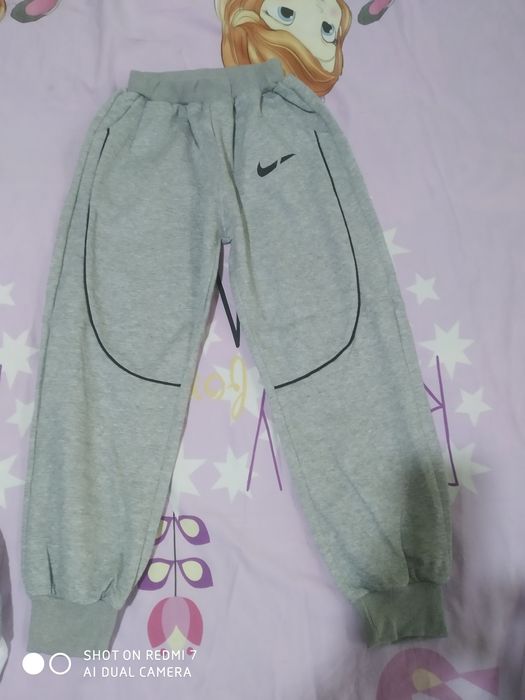 Спортивка серая.