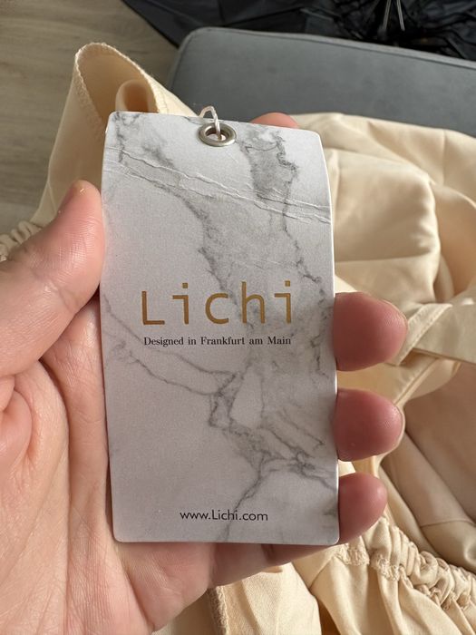 Платье от Lichi, миди, бежевый М