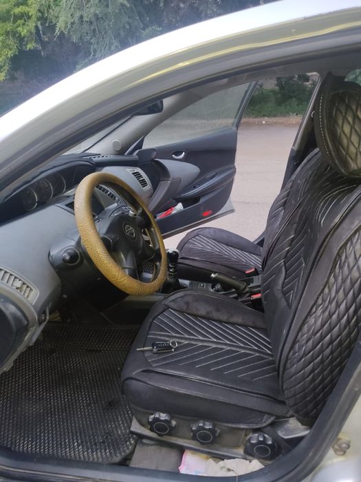 Продаю  Nissan premier