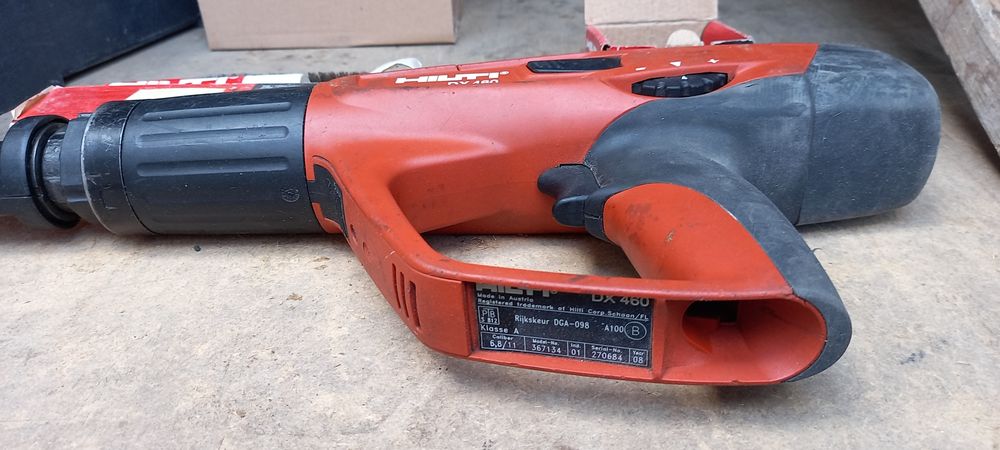 Пистолет за директен монтаж Хилти DX 460