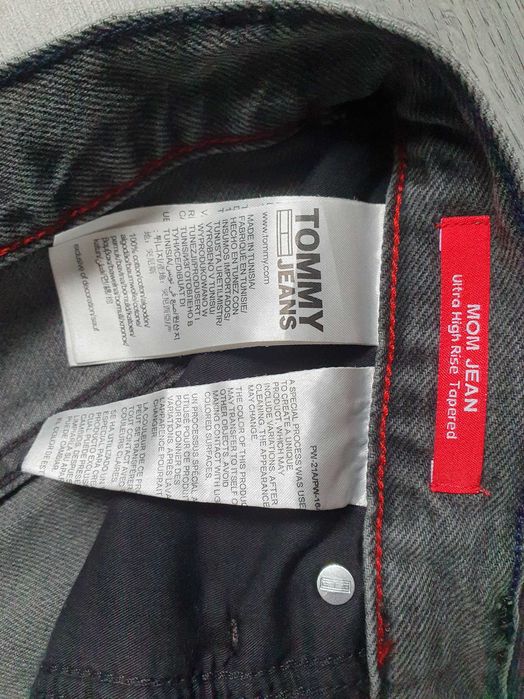 Blugi TOMMY HILFIGER "Mom Jean" - Marime W33 L32 (Talie 88 cm)