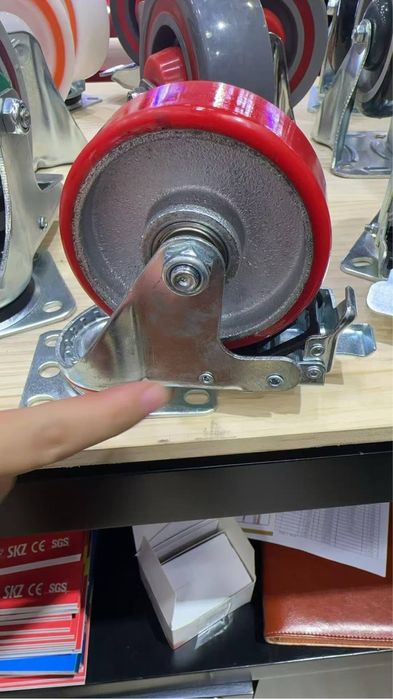 Поворотные колёса с тормозом и без тормоза (Ролики) - до 180 кг