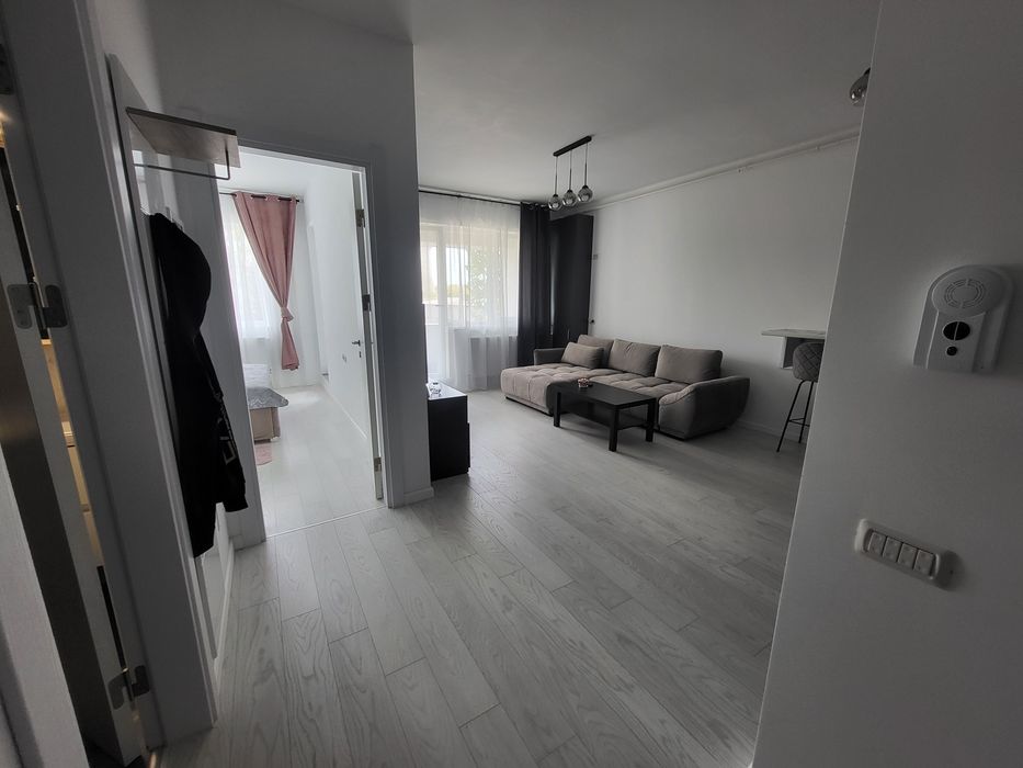 Apartament modern cu 2 camere, tip studio, de inchiriat in Sectorul 4, Bucuresti.