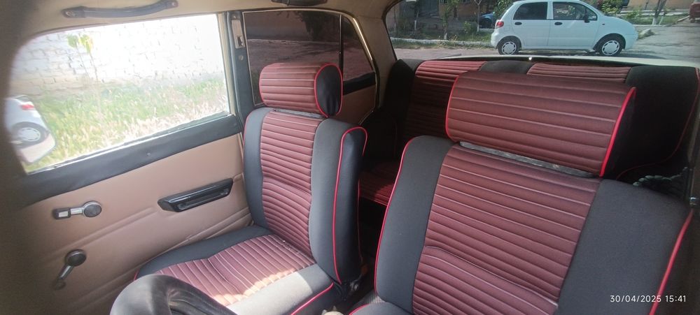 Moskvich 412 LEGENDA