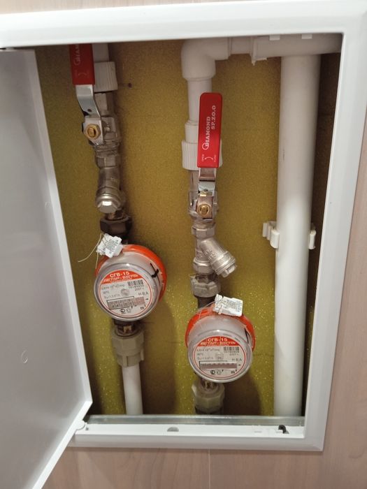 Сантехник. Ремонт подвесных унитазов..