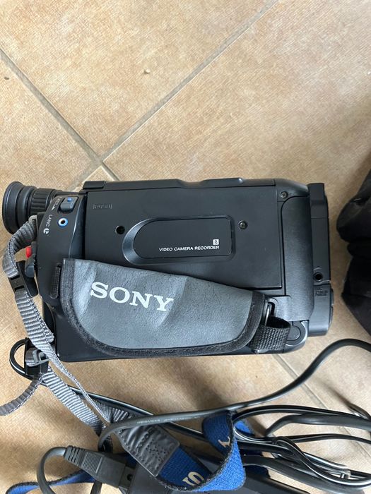 Vând camera de filmat Sony
