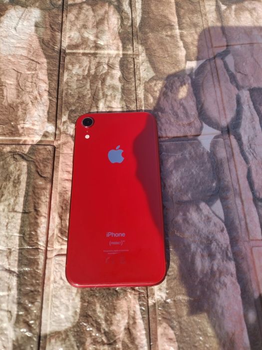 Vând iphone xr roșu 128