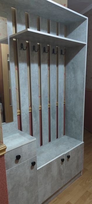 Продам прихожую мебель