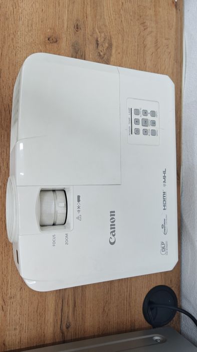 Проектор Canon   .