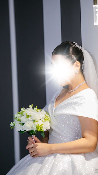 Продам свадебное платье цена 300000