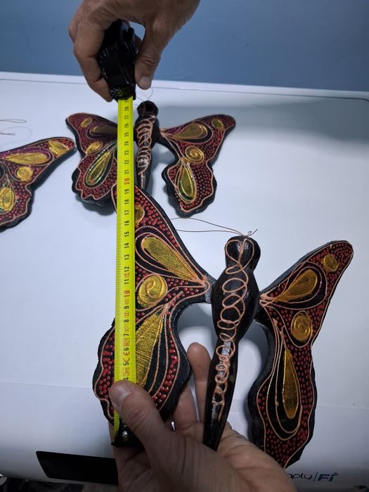 Дърворезба полетът на пеперудите