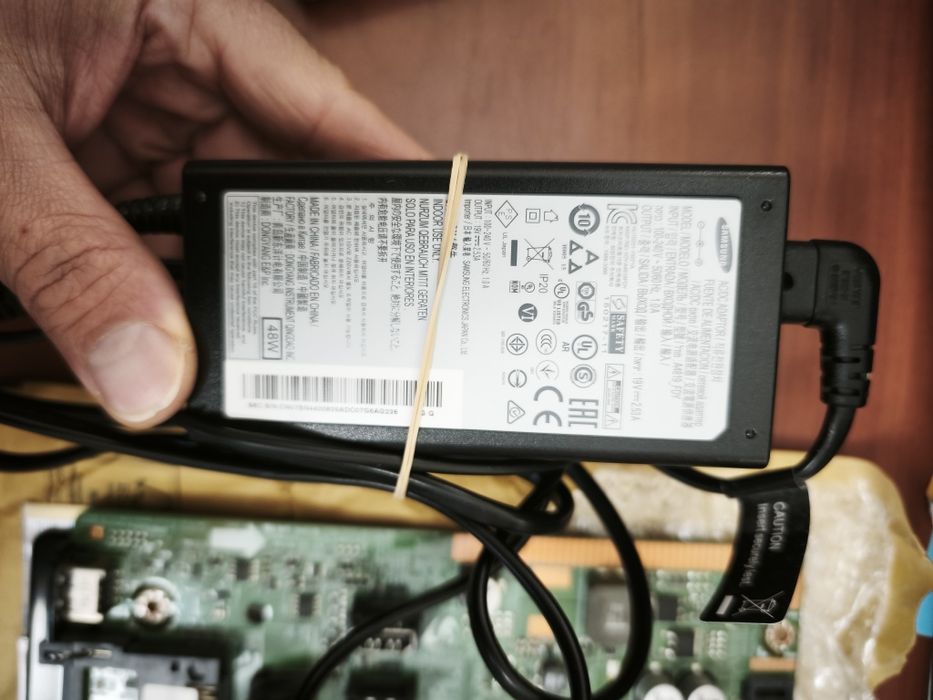 телевизор Samsung 32 UE32J4000AWXBT 
Платка TV рабо