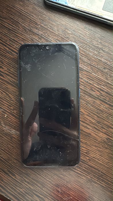 Продается samsung A01 и Honor 7S