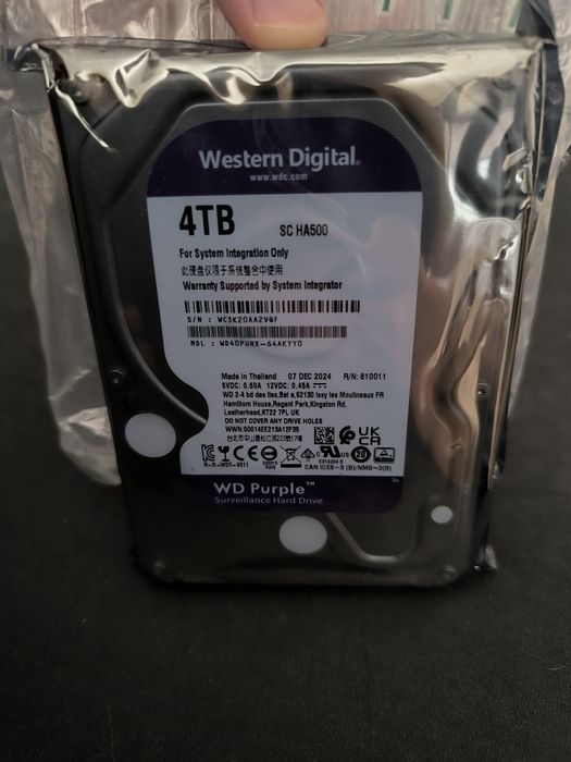 Продам HDD 4 TB новый