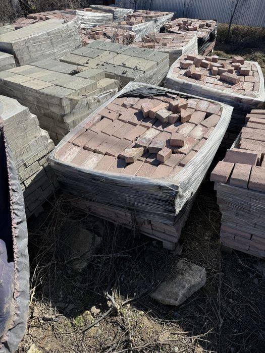 Продам брусчатку б/у цена за 1м2 -2000