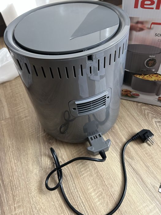 Friteuza Tefal.