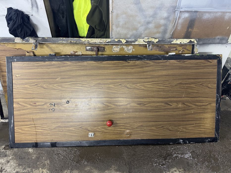 Продам входную дверь