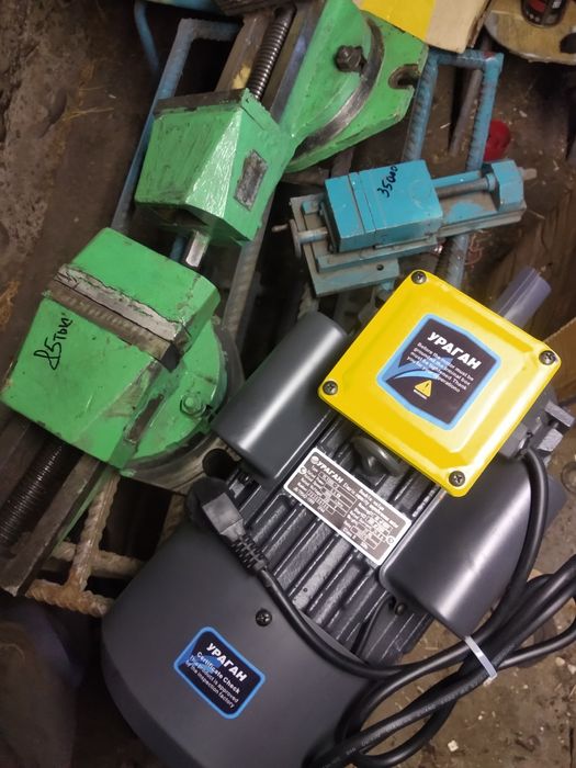 Сенорезка -дробилка на 220