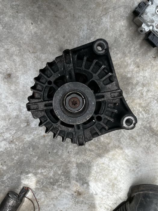 Динамо(алтернатор) бмв 535д 272кс