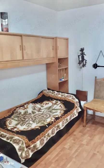 Vand 1 cam Mureseni etaj 1