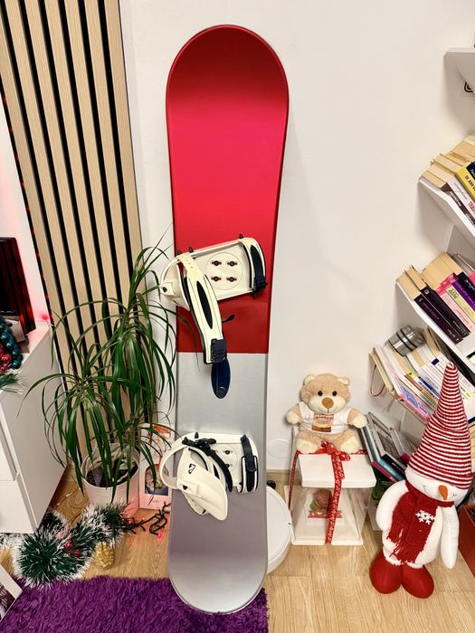 Placa snowboard Burton 156 cu legaturi in stare ft buna.