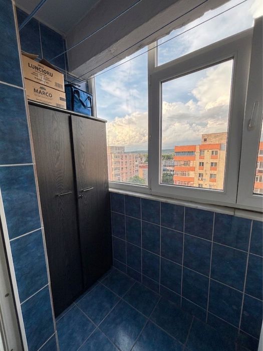 Apartament 3 Camere, 74 mp – Pitești, Prundu Complex 2 – Living Spațios cu Balcon Integrat, Geamuri Termopan, Etaj 7/7, Lift Nou