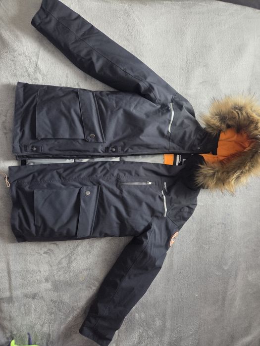 Vand geaca noua de iarna copii 12 / 13 ani
