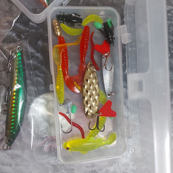 Риболовен комплект – воблери, силиконови примамки и блесни (нови)