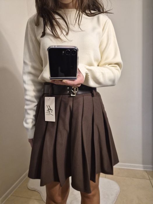 Плисирани поли вълна