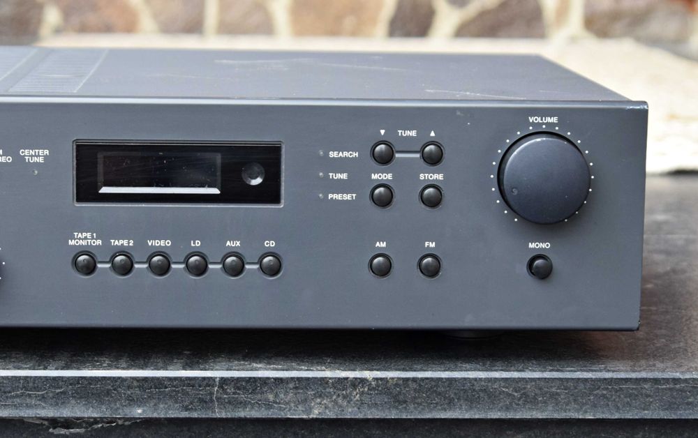 Amplificator NAD 712, amplituner