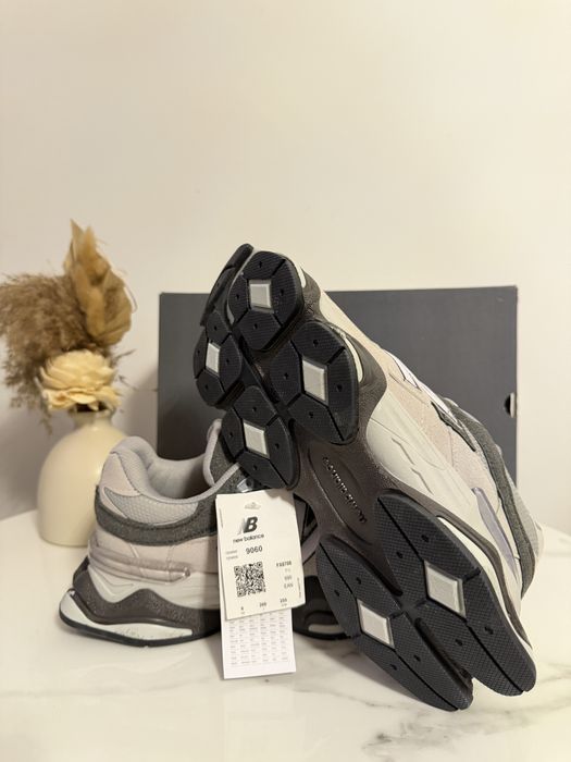 Adidasi New Balance 9060 Gri