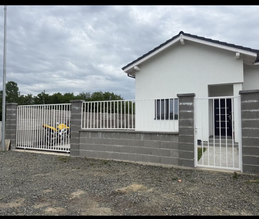 Direct de la proprietar Duplex modern de inchiriat. 70 mp curte 330mp si terasa de 20mp. Mosnita Noua
