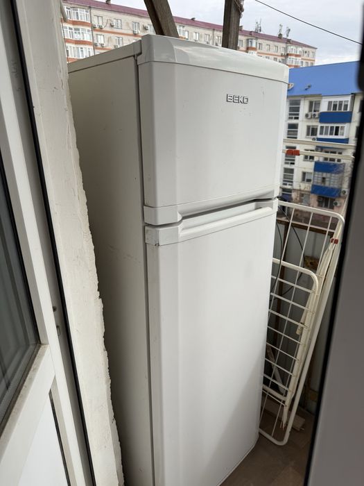 Продам холодильник на запчасти