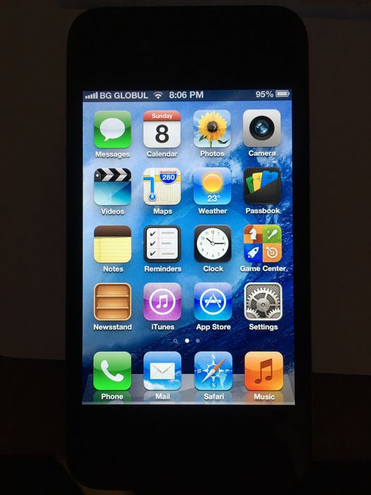 Лаптоп Apple MacBook Pro (13", Mid 2012) + GSM  Apple iPhone 4 (16GB)